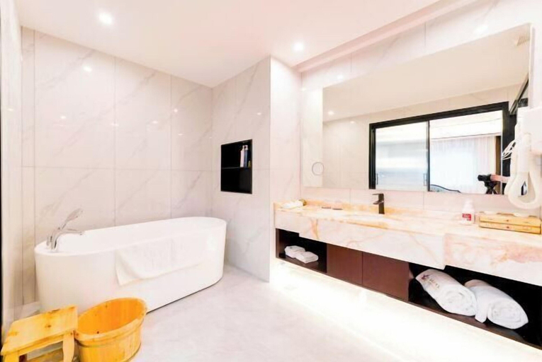 Bathroom 4, Jiarong Grand Hotel, Ngawa Tibetan and Qiang