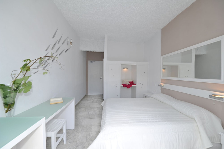 Bedroom 2, Porto Castello, South Aegean