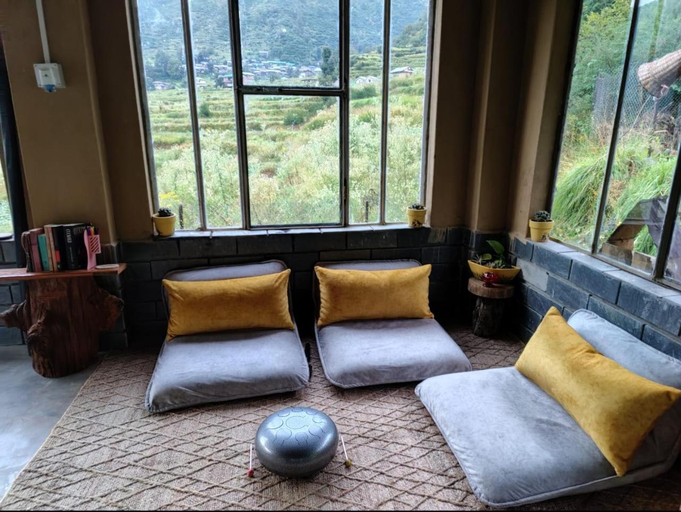 Bedroom 2, Dhauladhar Woodhouse, Kangra