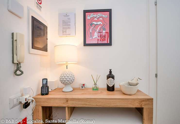 Others 5, CINQUE OTTAVI B&B, Roma