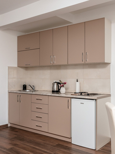 Others 4, Apartments 4U