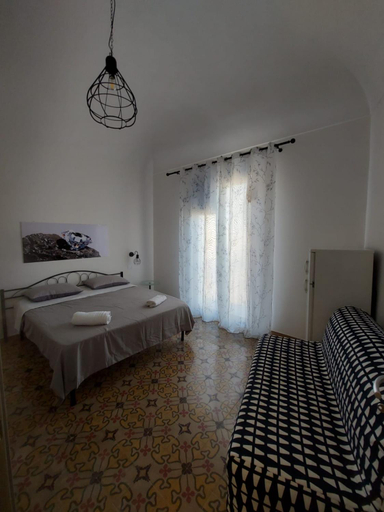 Others 2, Struttura Le Gemme, Trapani