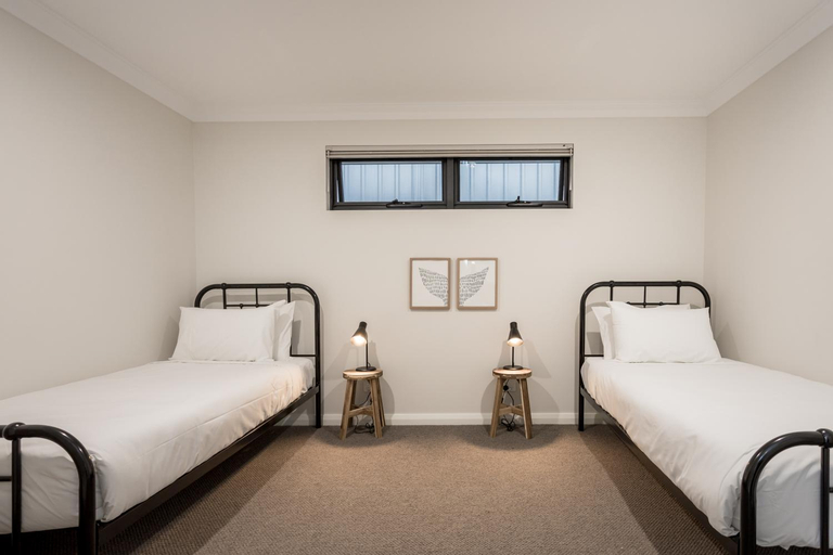 Bedroom 3, Vancouver's End by the BnB Collection, Albany