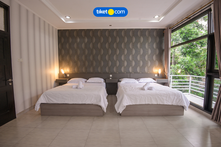 Bedroom 2, Villa Keluarga Mawar 82 Dago Resort 4BR dengan Private Pool Gazebo dan Rooftop, Bandung