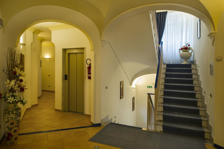 Others 5, Hotel Bellevue Suite, Salerno
