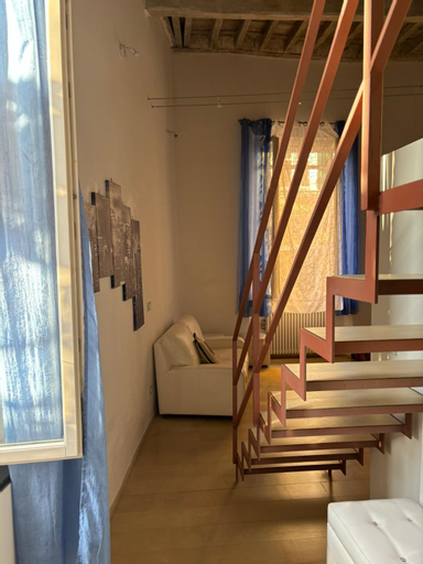 Bedroom 2, La casa di Ginger, Savona