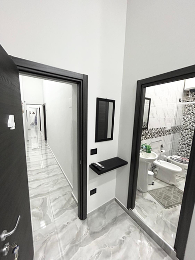 Others 5, FORIA HOUSE VALENTiNO, Napoli