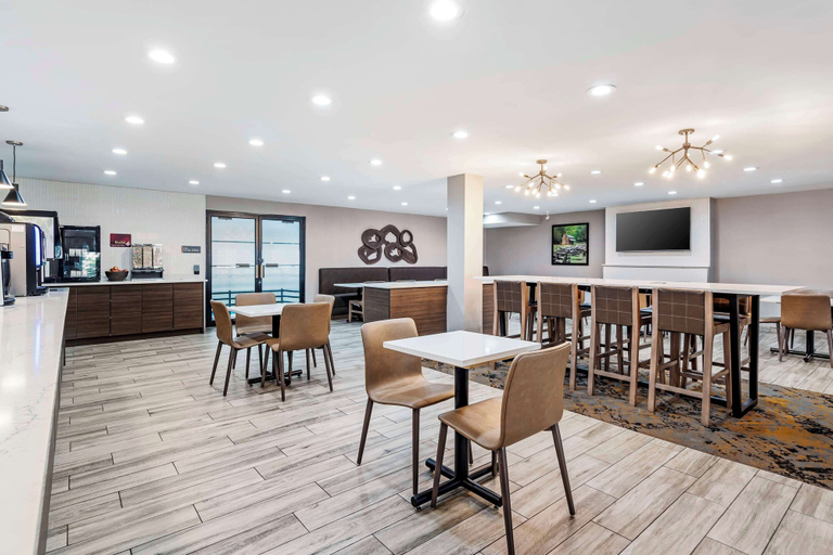 Food & Drinks 5, Best Western Plus Bourbonnais Hotel & Suites, Kankakee