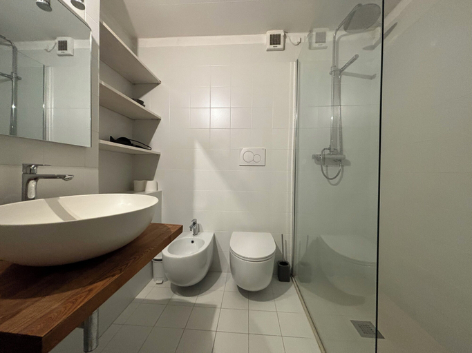 Bathroom 5, CORTEBELLA, Verona