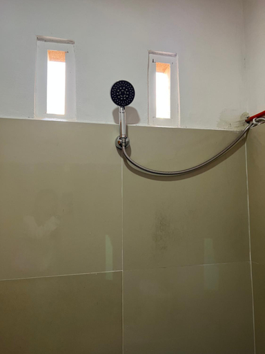 Bathroom 3, Ulina Homestay Berastagi, Karo