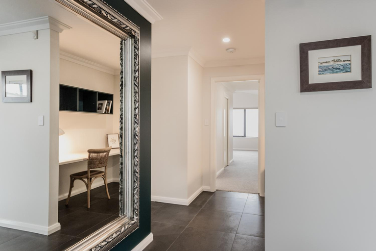 Others 5, Vancouver's End by the BnB Collection, Albany