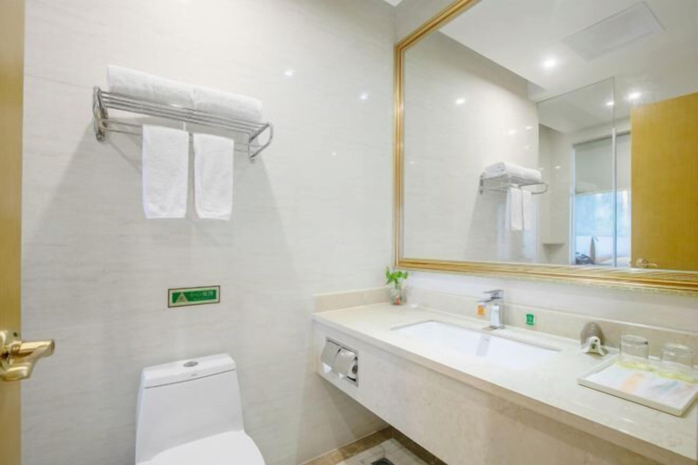Bathroom 5, Vienna International Hotel (Zhongshan Torch Development Zone, Zhongshan