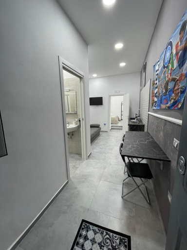 Others 5, B&B Cuore delle Zite, Napoli
