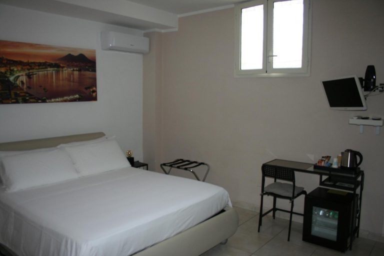 Bedroom 2, Home Napule, Napoli
