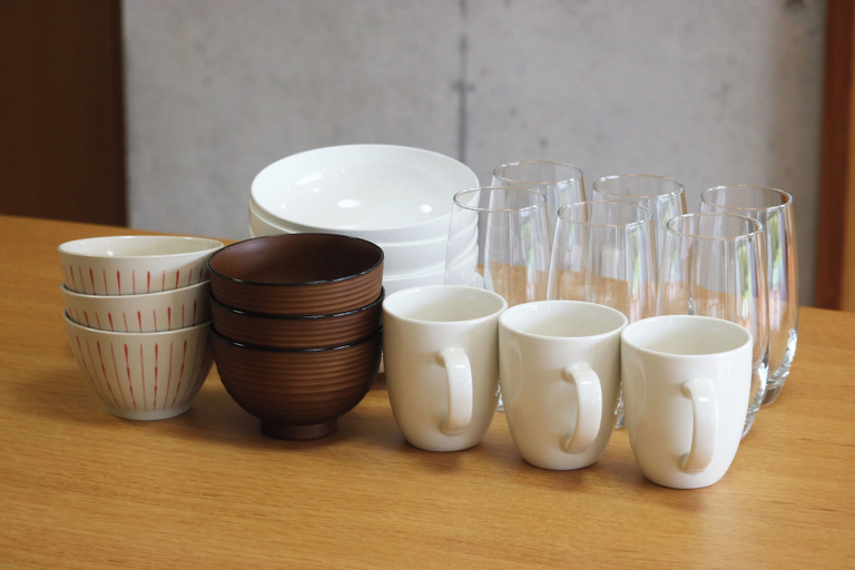 Food & Drinks 4, Tida Gesashi, Higashi