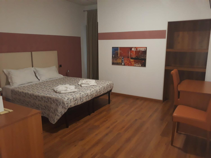 Others 2, Adams Rooms - Affittacamere, Verona