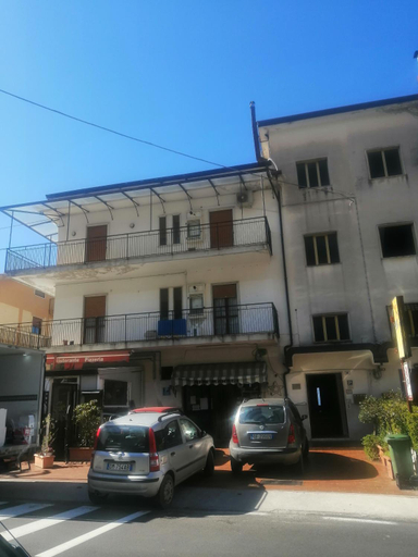 Others 4, B&B Babbaro - camera con bagno privato, Salerno