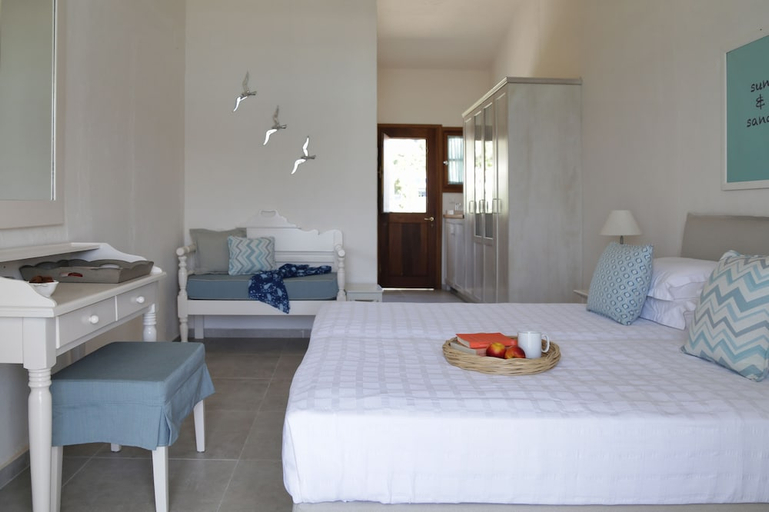 Bedroom 3, Skopelos Village Hotel Apartments, Thessaly