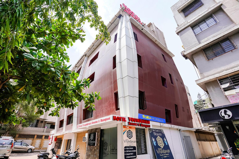 FabHotel Vrundavan - Parle Point, Umra Gam, Athwa, Surat