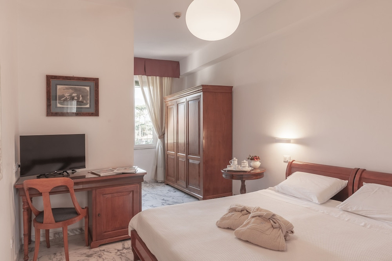 Bedroom 2, Hotel President, Lucca