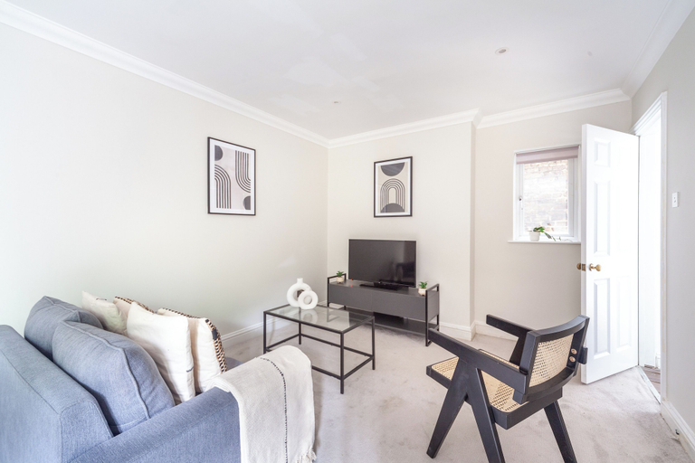 Others 1, The Ealing Villa, London
