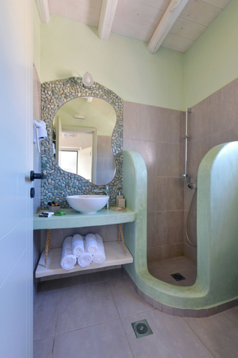 Bathroom 5, Portes Houses, South Aegean