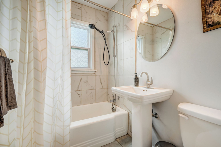 Bathroom 4, The Foote Hills, El Paso
