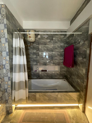 Bathroom 10