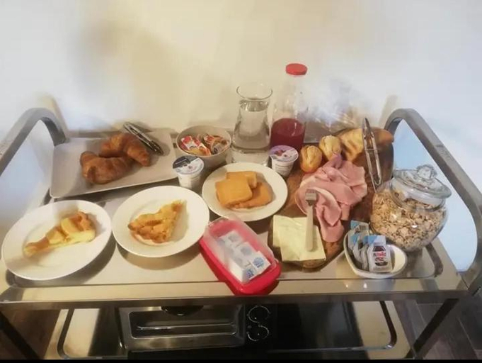 Food & Drinks 4, b&b La Divina Pietra, Reggio Nell'Emilia