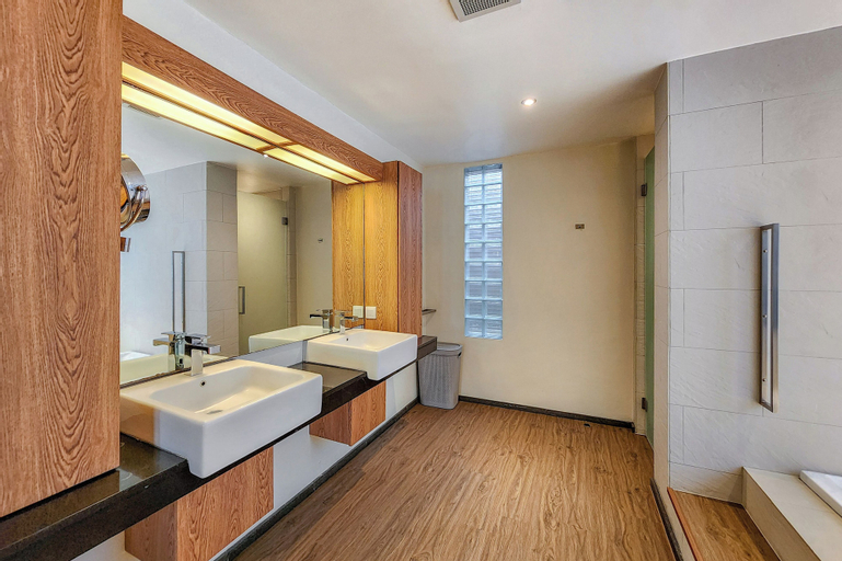 Bathroom 4