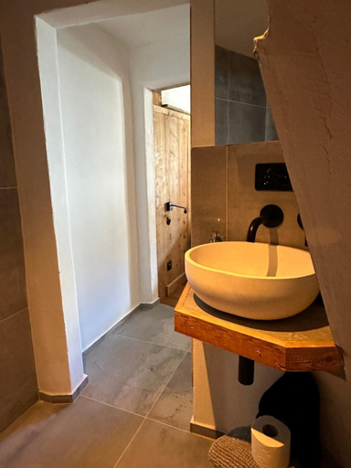 Bathroom 3, Chasa Veglia, Inn