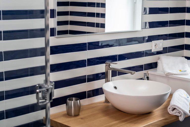 Bathroom 2, Sea View Luxury Apartment, Napoli
