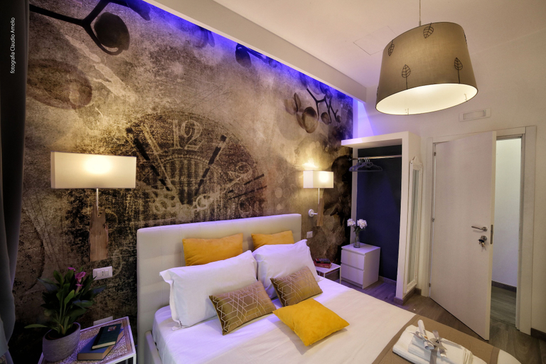 Bedroom 3, Bourbon House, Napoli