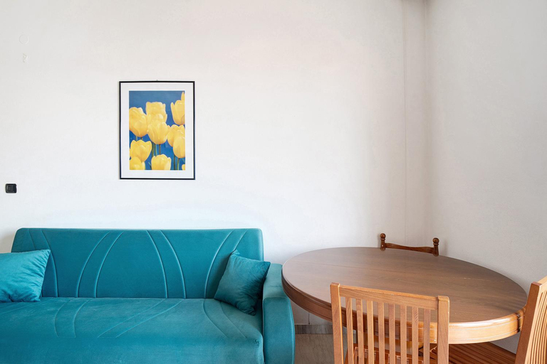 Others 5, Quadrilocale Tulipano, Savona
