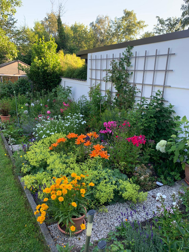 Garden 3, Pension Low, Solingen