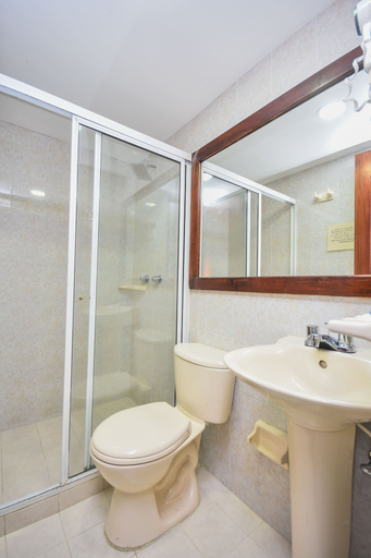 Bathroom 5, Hotel Estadio Real, Medellín