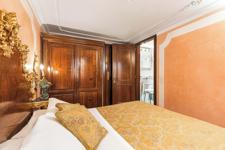 Bedroom 3, Hotel San Moisè, Venezia