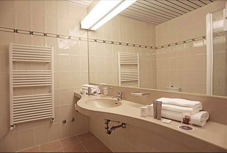 Bathroom 4, SHG Hotel Bologna, Bologna