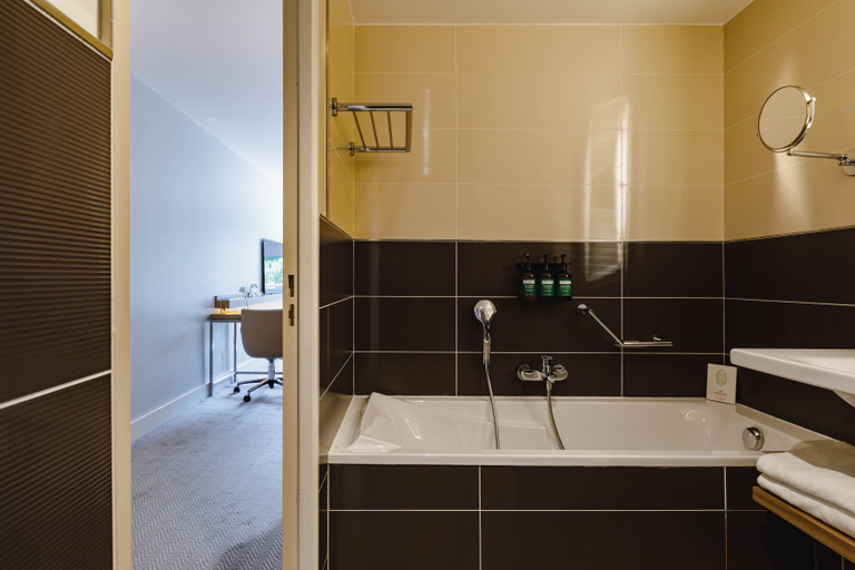 Bathroom 4