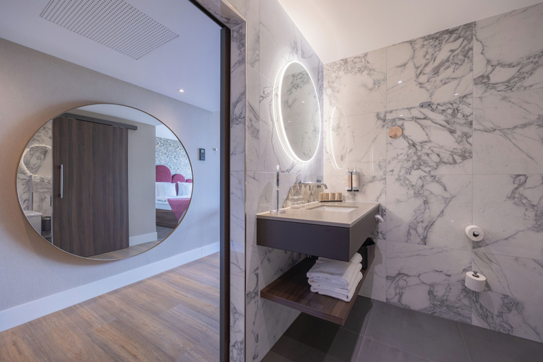 Bathroom 5, Van Der Valk Hotel Melle - Osnabrück, Osnabrück