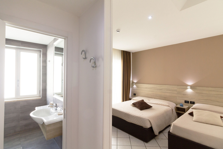 Bedroom 5, Hotel da Romano, Lecce