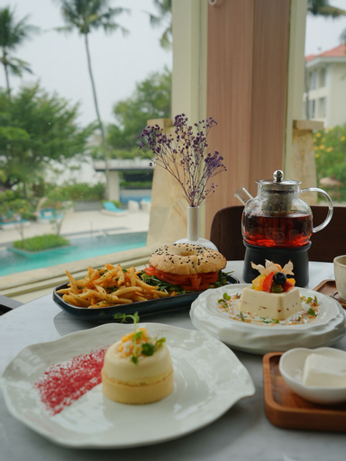 Food & Drinks 8