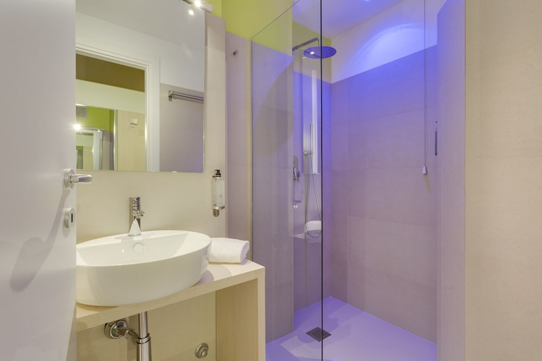 Bathroom 4, Kleos Hotel, Milano