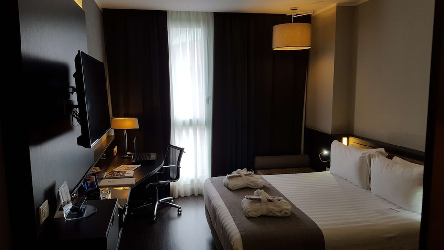 Bedroom 2, Best Western Premier Chc Airport, Genova