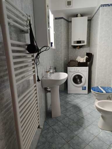 Others 5, KuneKune MONOLOCALE, Savona