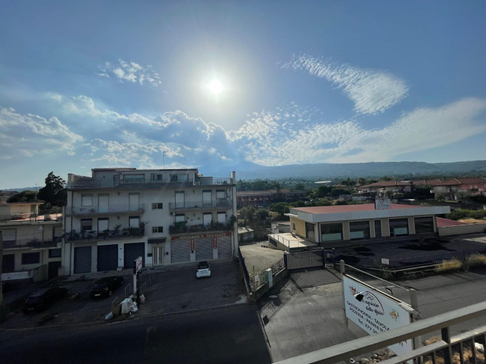 Others 5, Maison de Cheeramie - Tourist Apartments Tra Mare e Etna, Catania