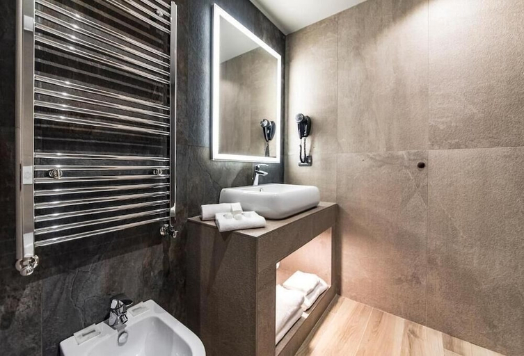 Bathroom 3, Just Hotel Milano, Milano