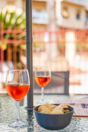 Food & Drinks 5, Zefiro Flexyrent apt. A.C., Parking close to beach, Genova