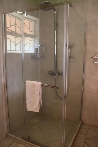 Bathroom 3, Sportsview Hotel Kasarani, Kasarani