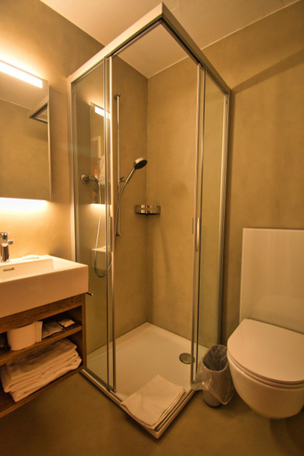 Bathroom 3, Hotel Jungfrau, Goms